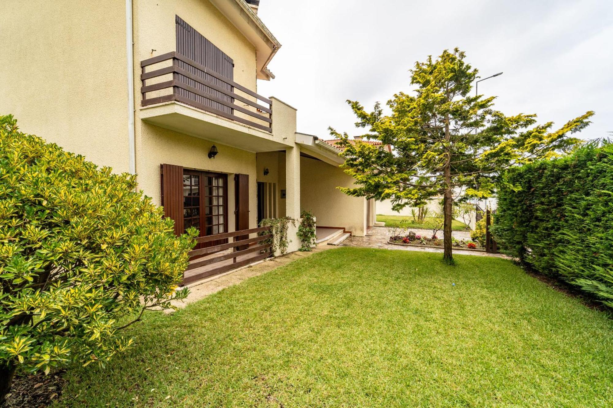 Amorosa Villa, 500M From The Beach By House And People 외부 사진