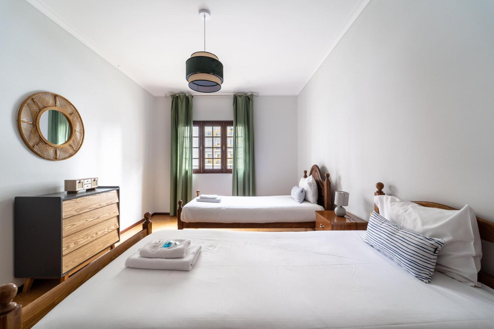 Amorosa Villa, 500M From The Beach By House And People 외부 사진