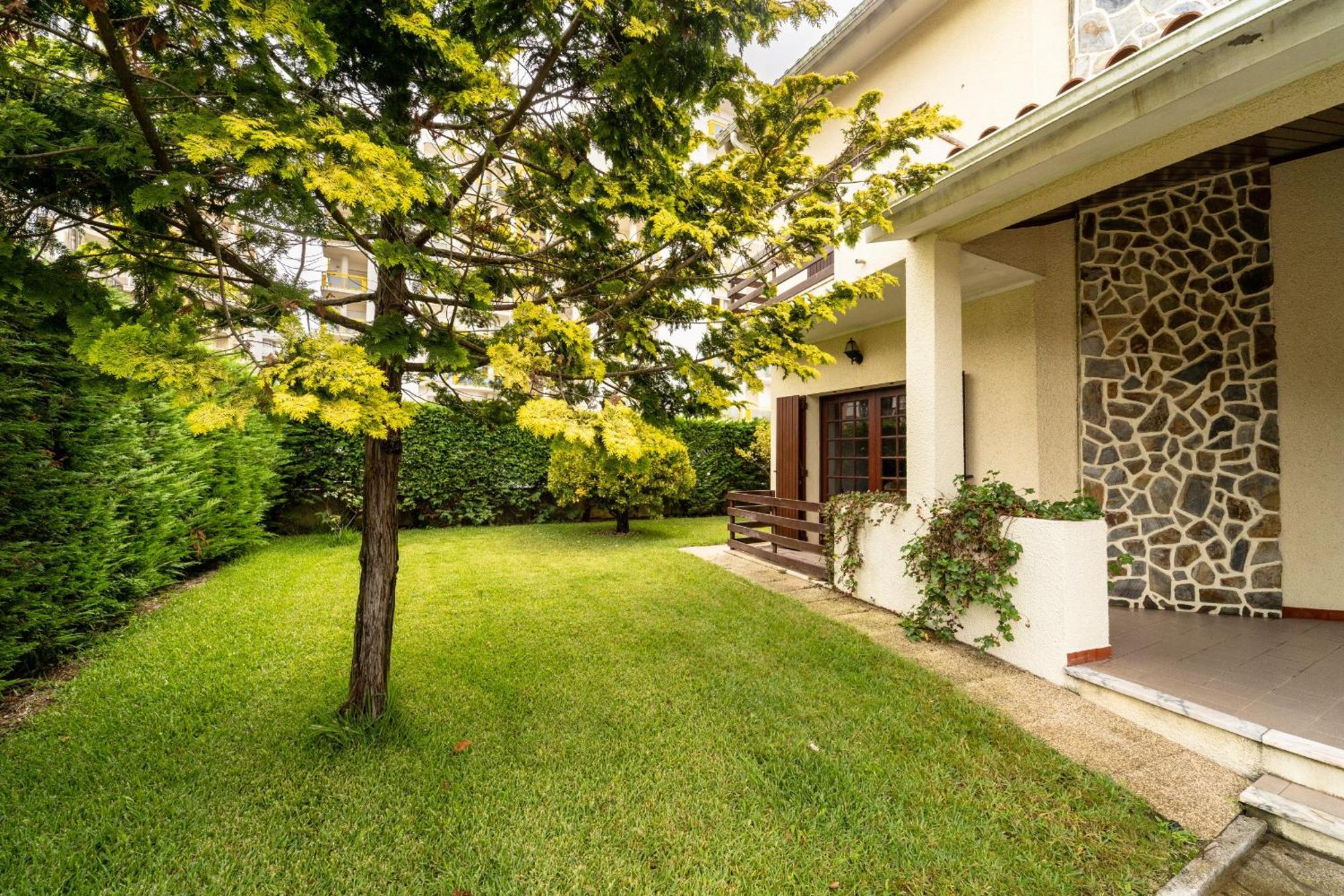 Amorosa Villa, 500M From The Beach By House And People 외부 사진