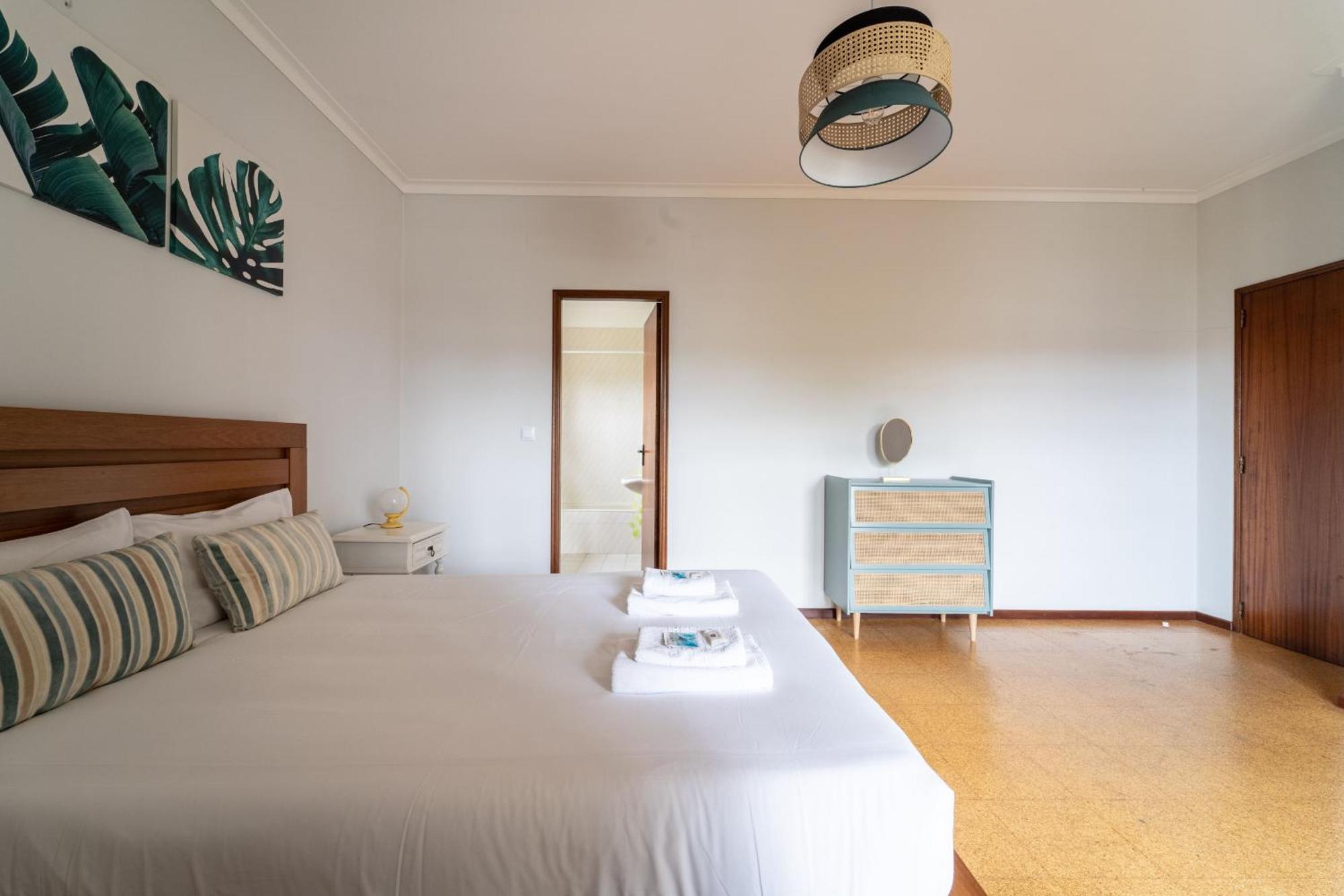 Amorosa Villa, 500M From The Beach By House And People 외부 사진