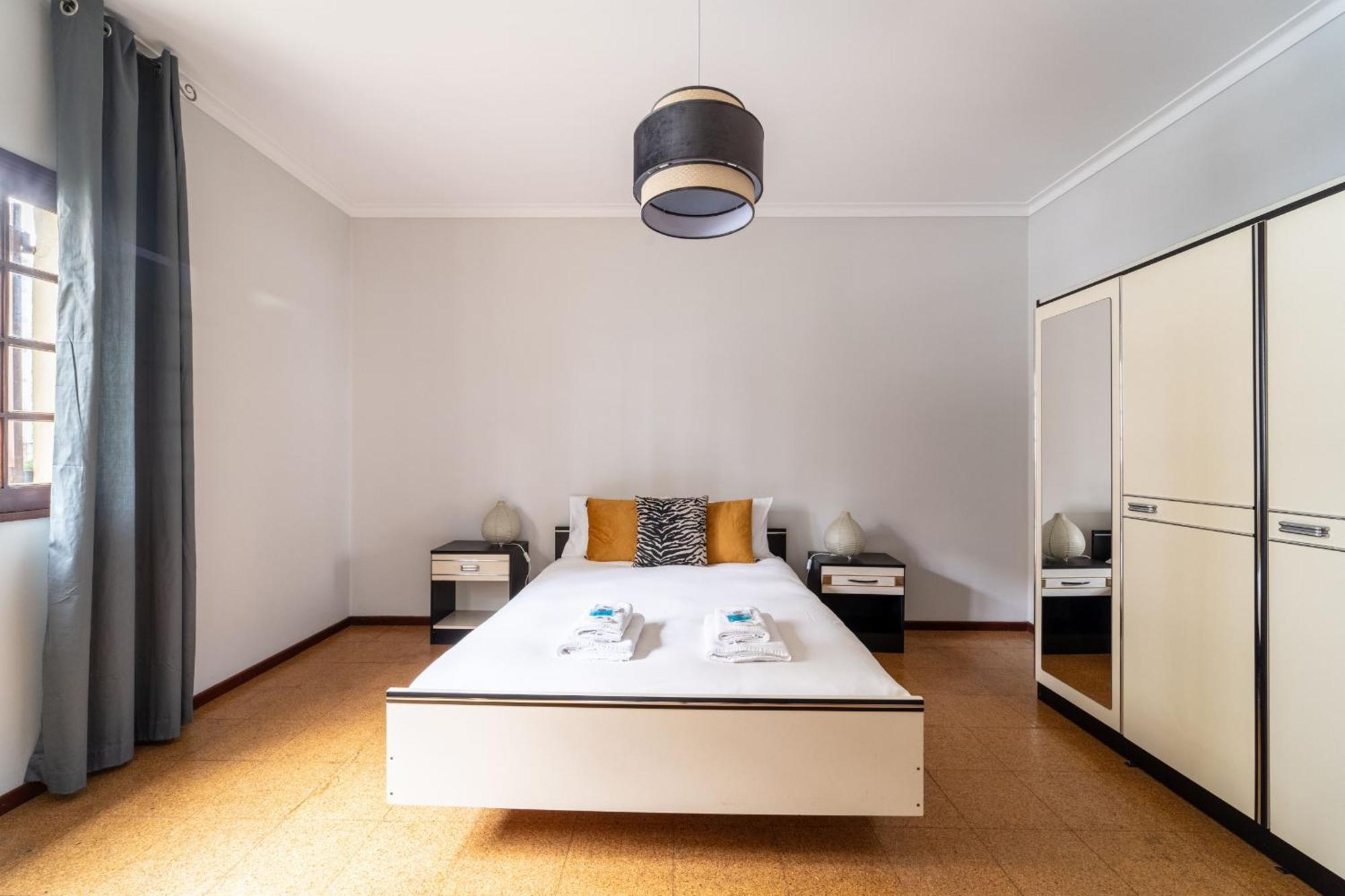 Amorosa Villa, 500M From The Beach By House And People 외부 사진