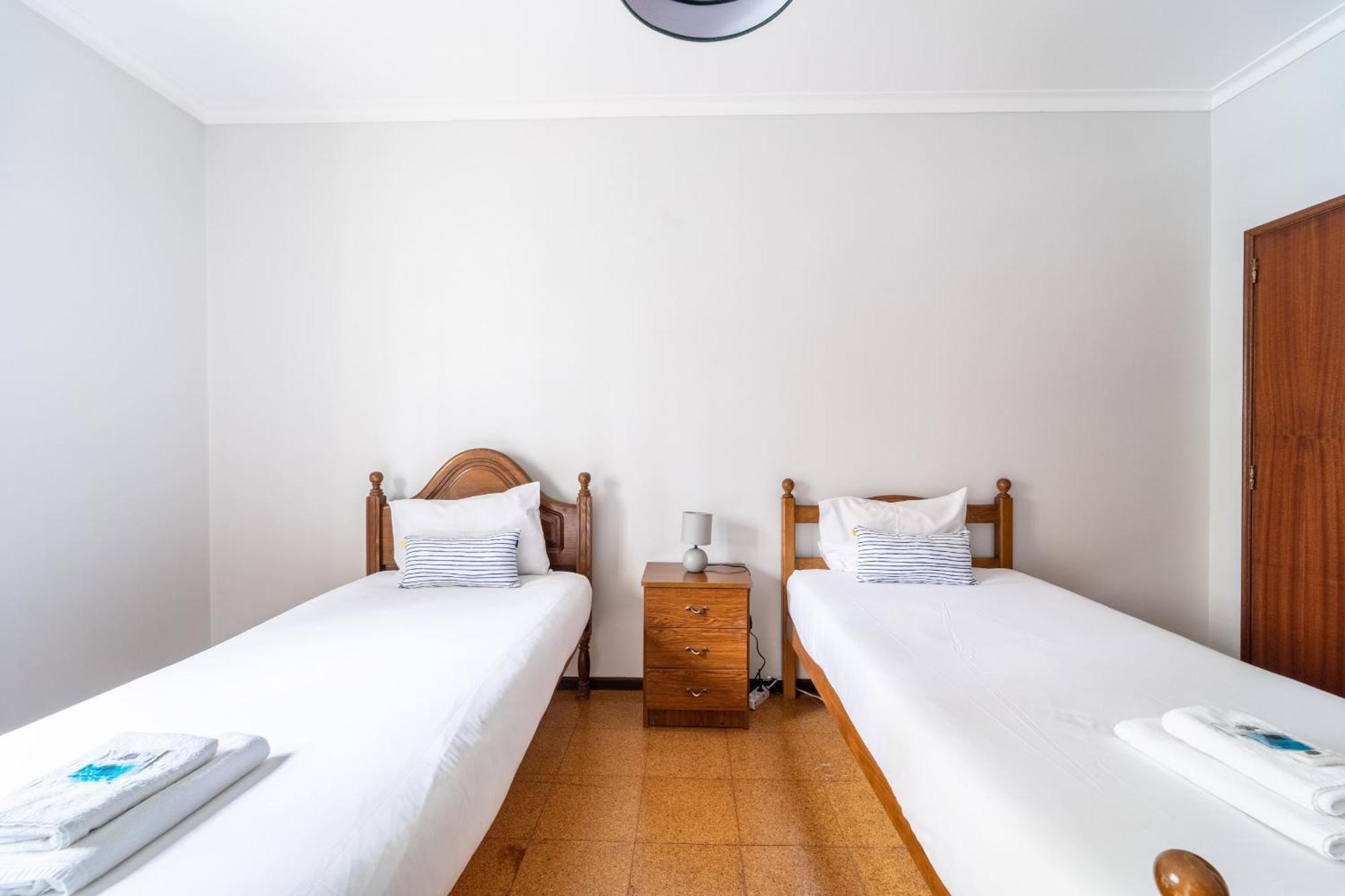 Amorosa Villa, 500M From The Beach By House And People 외부 사진