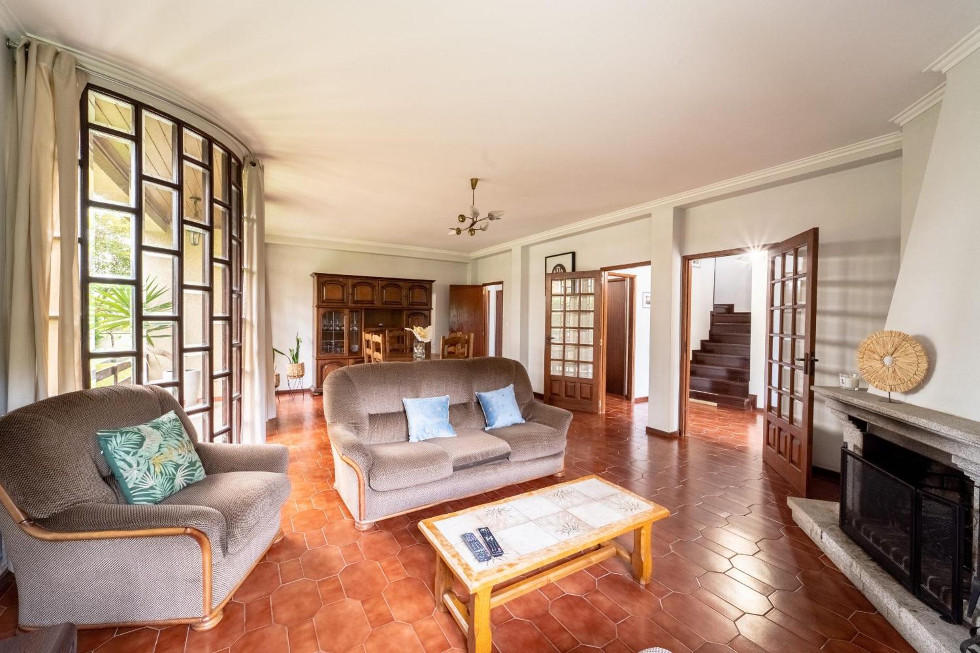 Amorosa Villa, 500M From The Beach By House And People 외부 사진