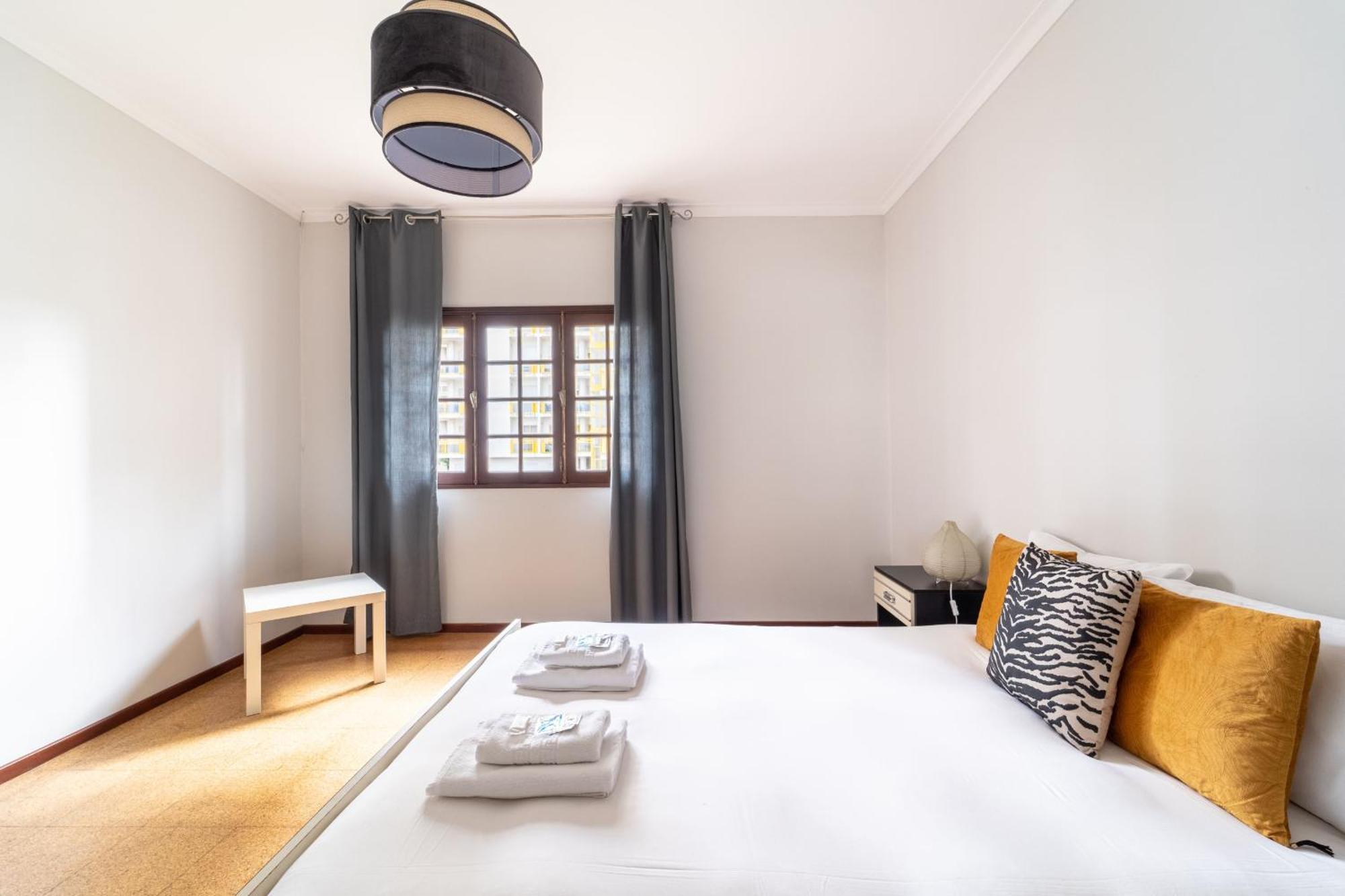 Amorosa Villa, 500M From The Beach By House And People 외부 사진