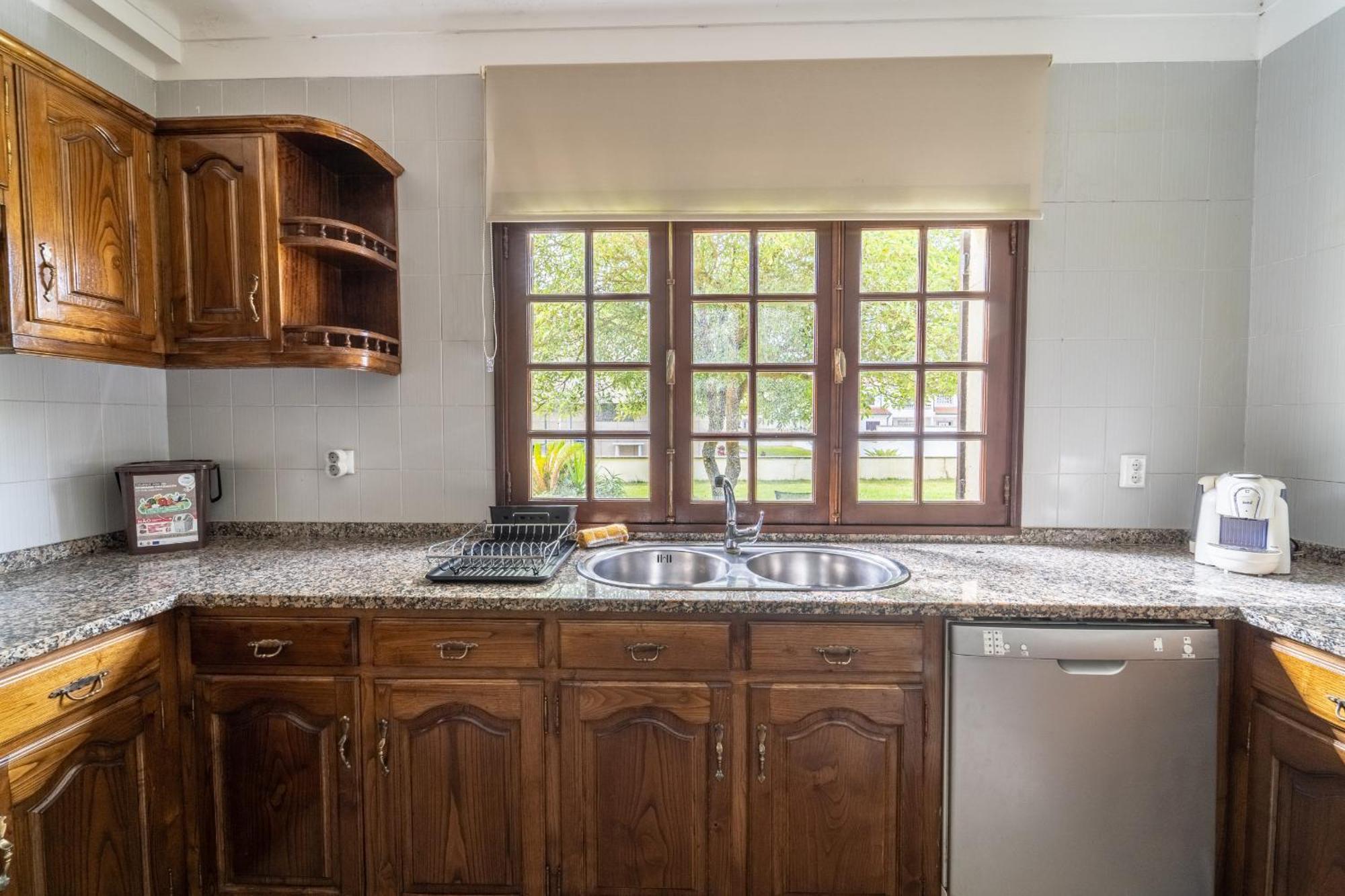 Amorosa Villa, 500M From The Beach By House And People 외부 사진