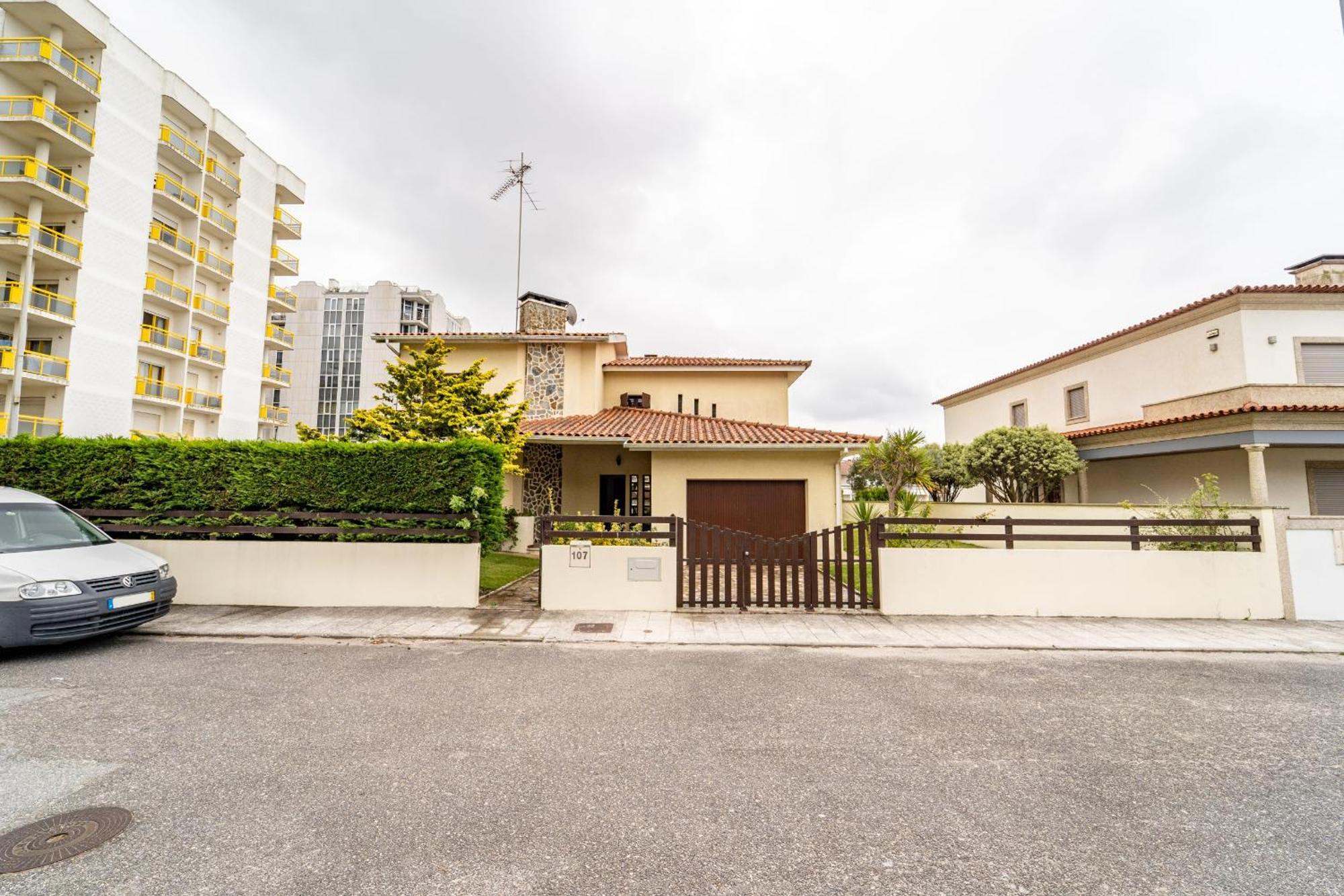 Amorosa Villa, 500M From The Beach By House And People 외부 사진