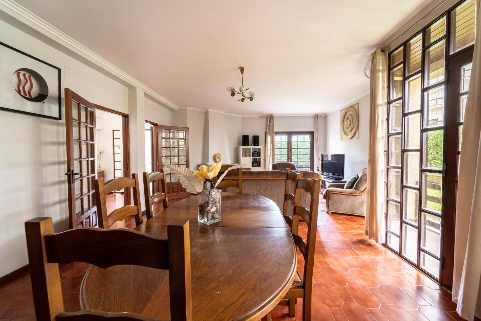 Amorosa Villa, 500M From The Beach By House And People 외부 사진